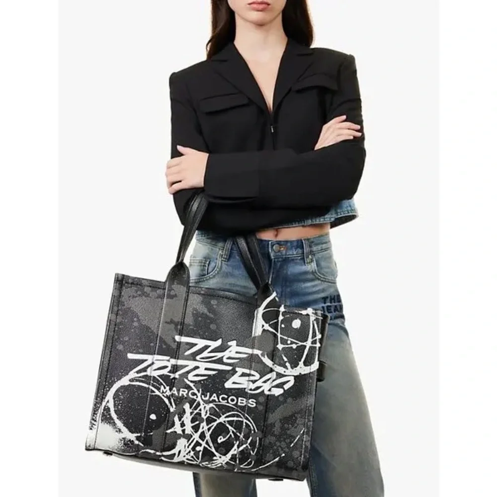 RARE MARC JACOBS X FUTURA LARGE LEATHER TOTE - Picture 4 of 5